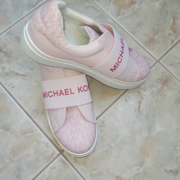 Michael Kors 100%  оригинални спортно-елегантни обувки в нежни цветове
