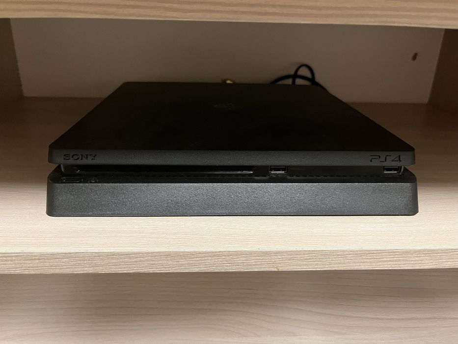 Продам срочно ps4 новый