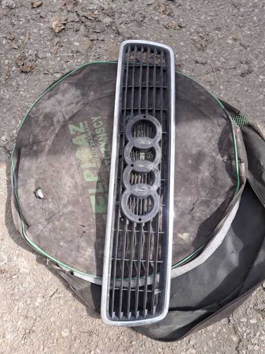 Ауди 100 С4 оригинал решётка радиатора