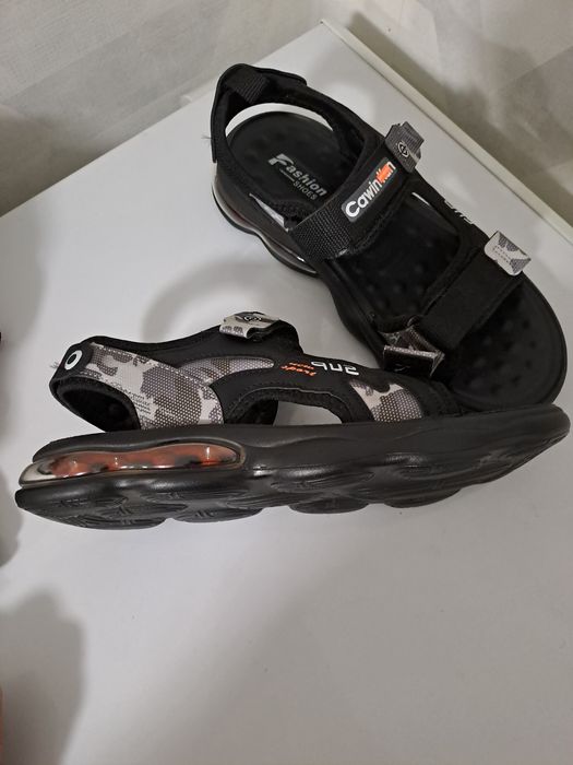 Продам  новые размер 37-38