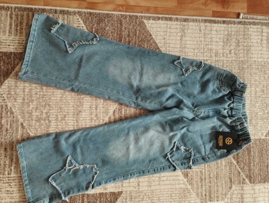 Джинсы на девочку 9-11 лет. Новые.
