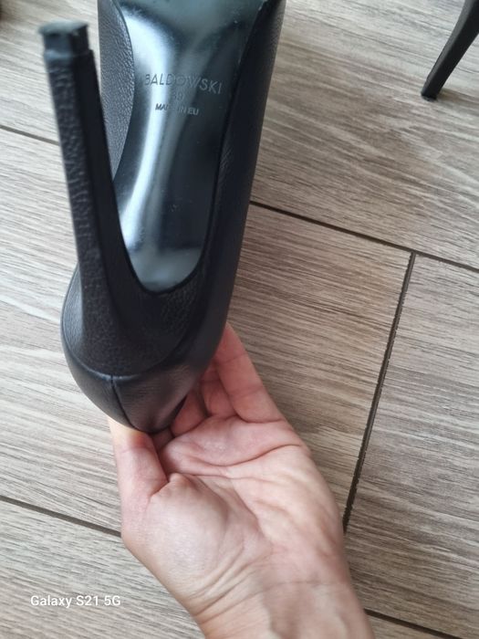 Луксозни дамски обувки Baldowski