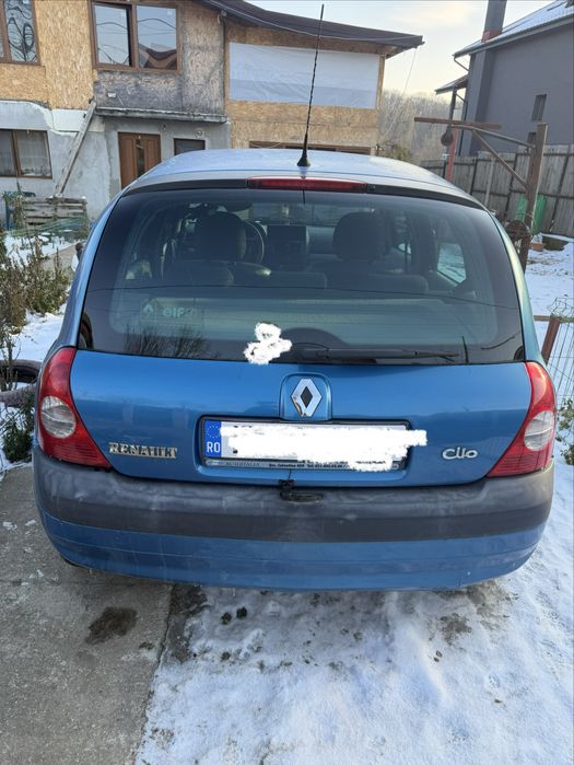 Se vinde/ sau se dezmebreaza renalult clio 2