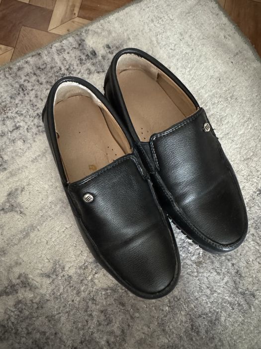 Продам туфли для мальчиков