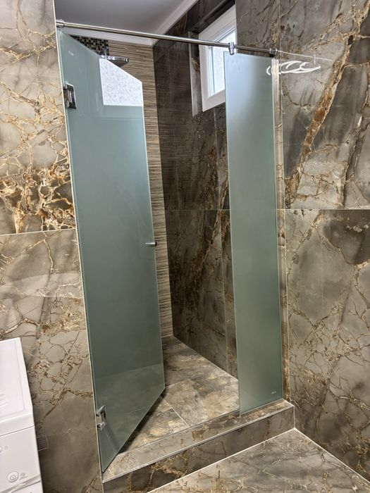 Cabina dus, paravan sticla, usi din sticla
