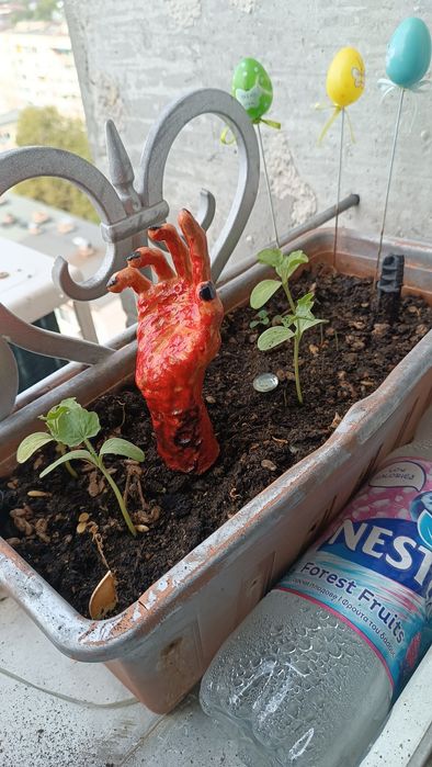 Хелоуин зомби ръка