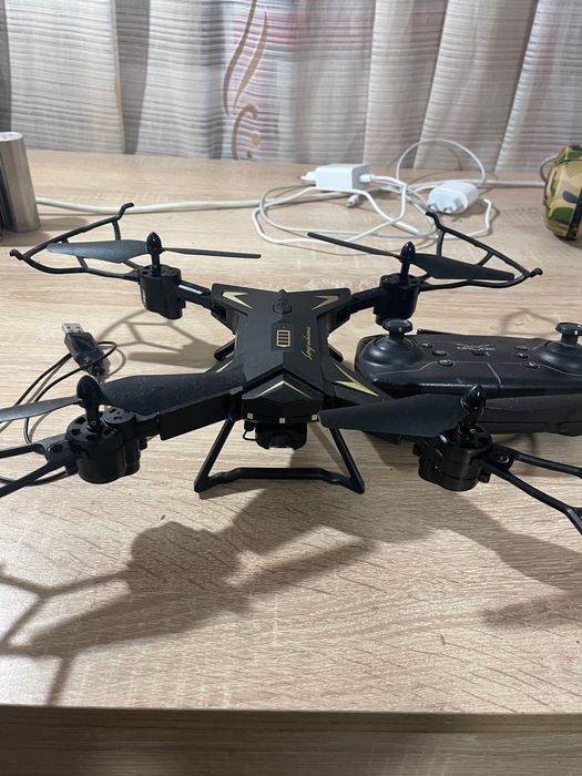 Дрон с камера 2.4Ghz