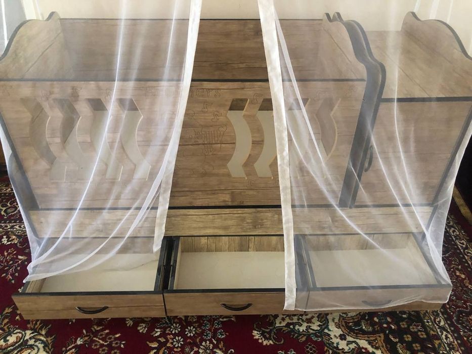 Детская кроватка