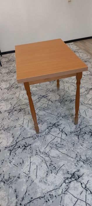 Стол кухонный раздвижной.