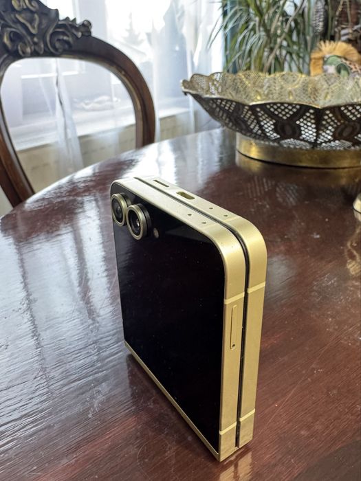 Samsung ZFlip 6 - 512GB