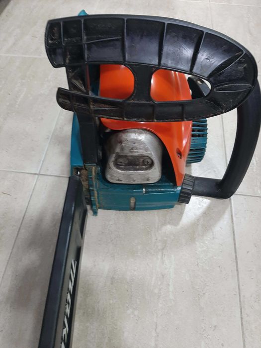 Бензинова резачка Makita DCS4610