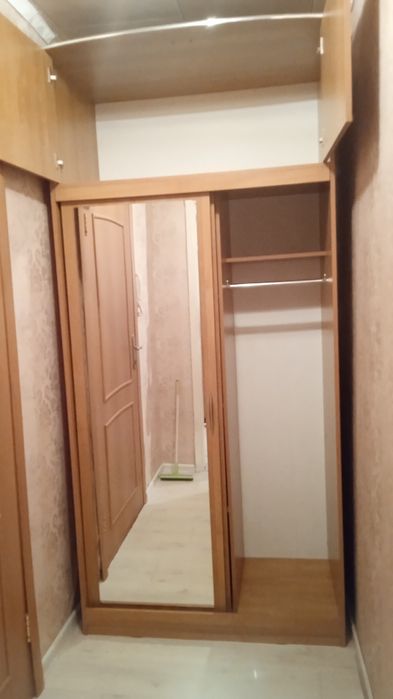 Шкаф купе с зеркалом