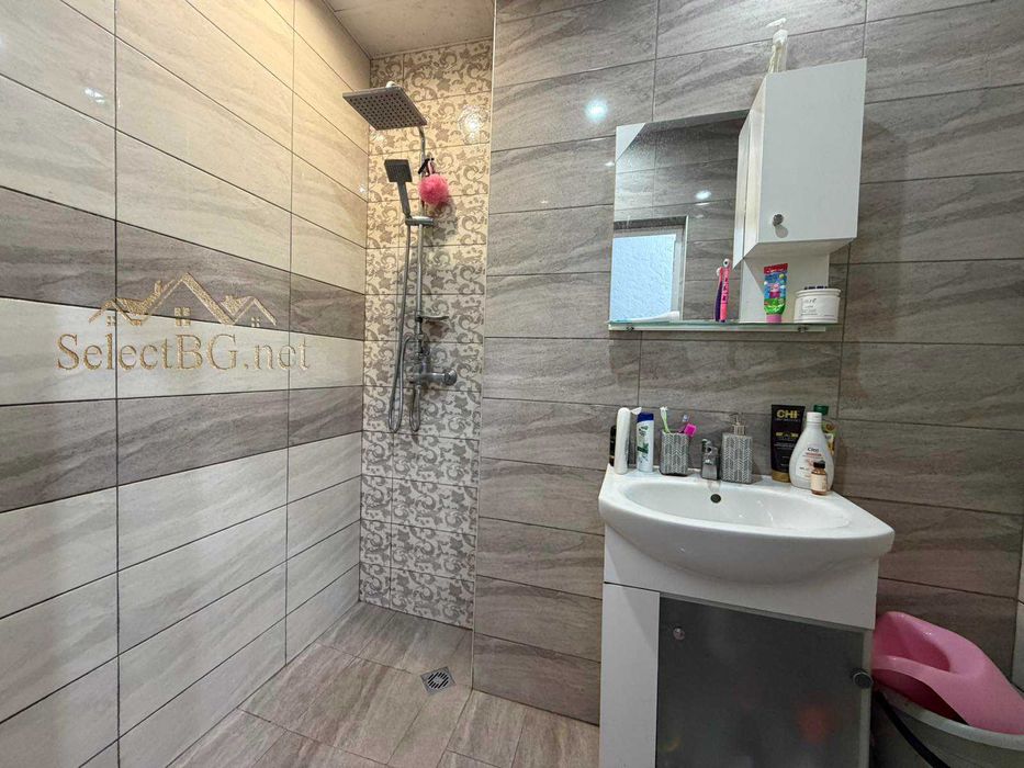 Тристаен апартамент в кв. Колю Фичето