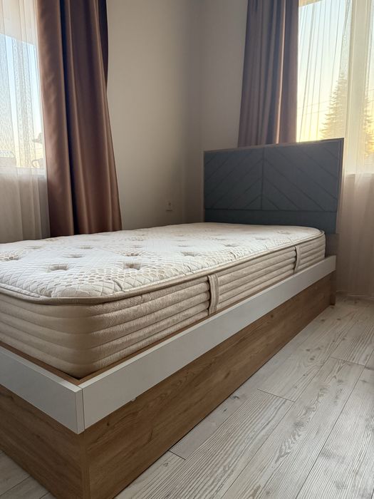 Единично легло с матрак и механизъм