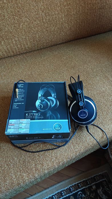 Студийни слушалки AKG K271 MKII – пълна окомплектовка с кутия
