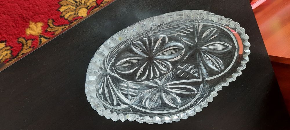 Посуда- хрустальные ладьи