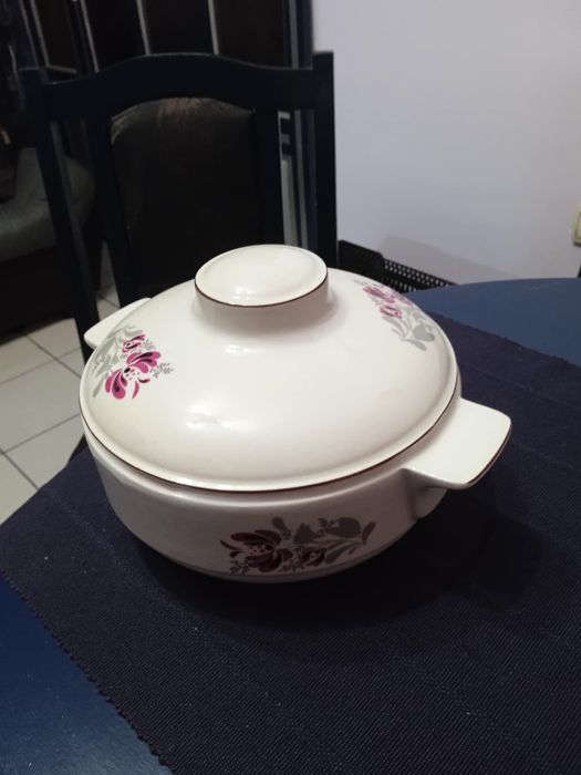 Порцеланов супник, като нов, 9см дълбочина