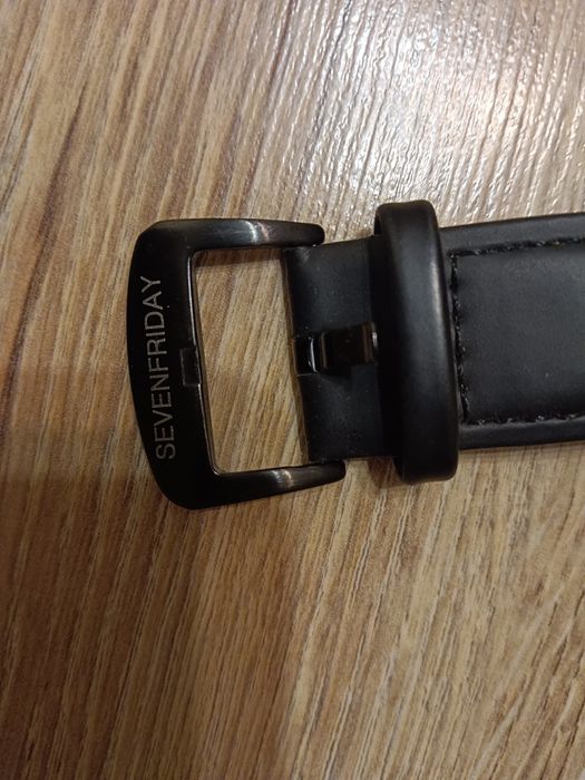 Продам часы sevenfriday