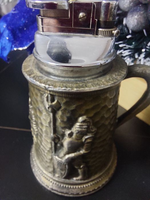 Brichetă și scrumiera de masa vintage