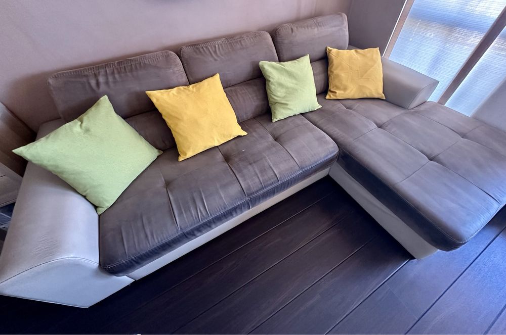 Ъглов диван с функция сън