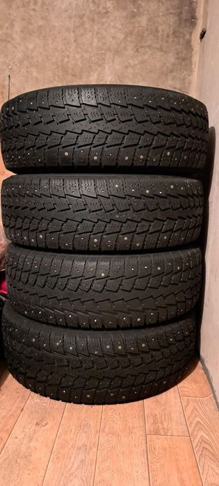 Шины зимние, для джипа. Коплект.
