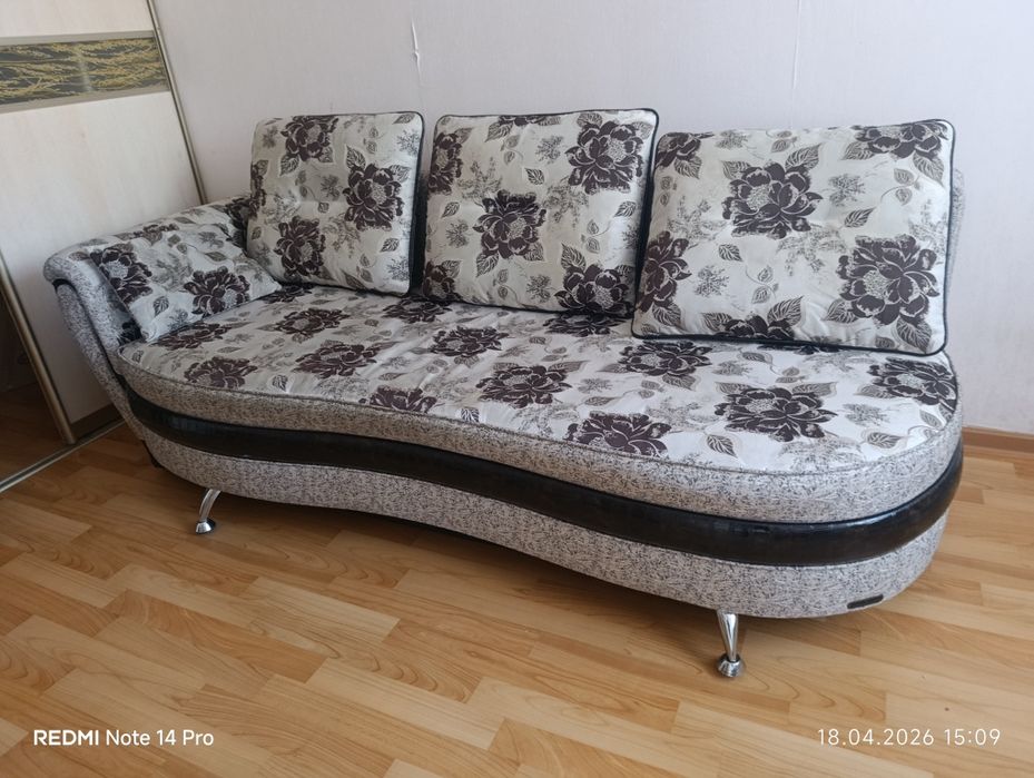 Продам диван, тахта