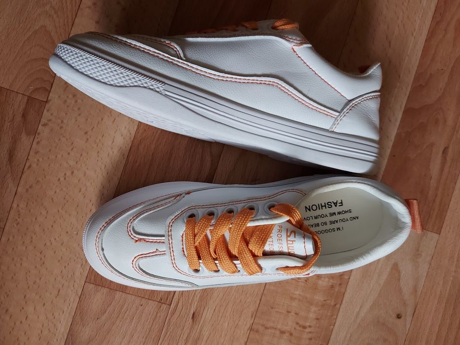 Новые кроссовки 35р