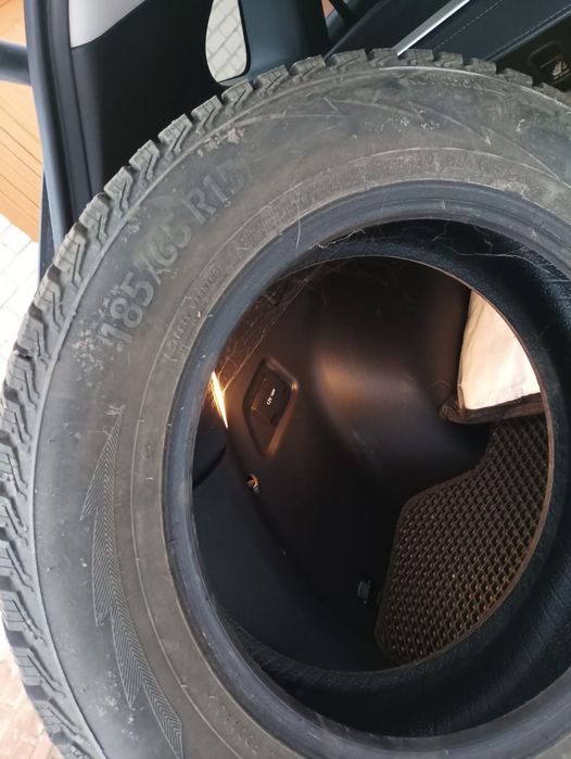 Зимняя резина на авто в хорошем состоянии