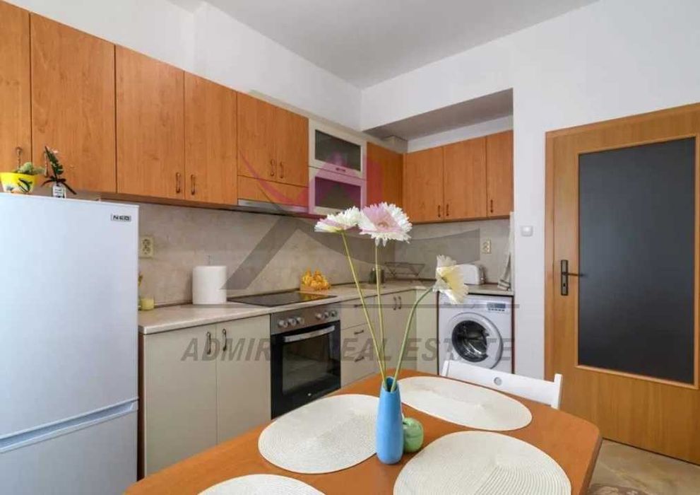 Дава се под наем Двустаен апартамент в Варна, Гръцка махала - 44 кв.м за 409 € - Снимка #1