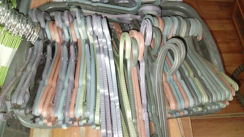 Вешалкалар сатылады