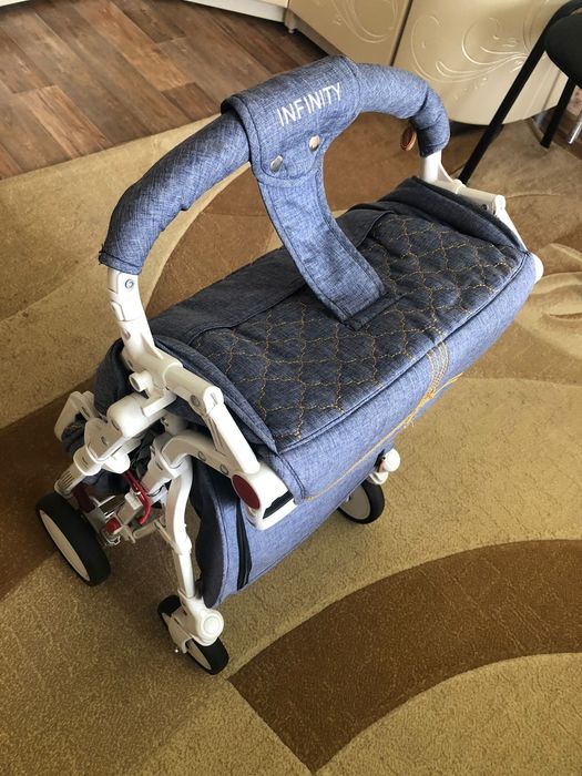 Коляска Infinity