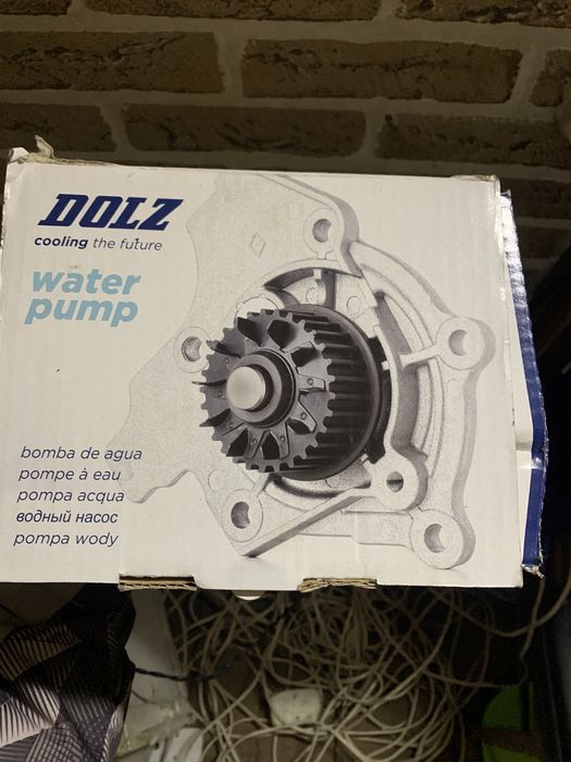 Продам помпу на Touareg