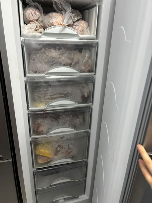 Продам холодильник и морозильник 250000 тг