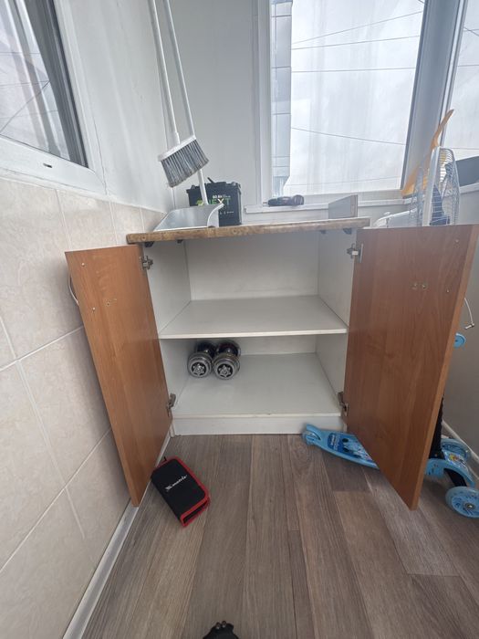 Отдам даром шкаф!