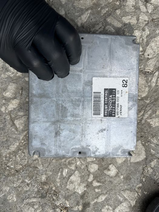 Компютър за TOYOTA AVENSIS 2.0d 126кс ECU 89661
