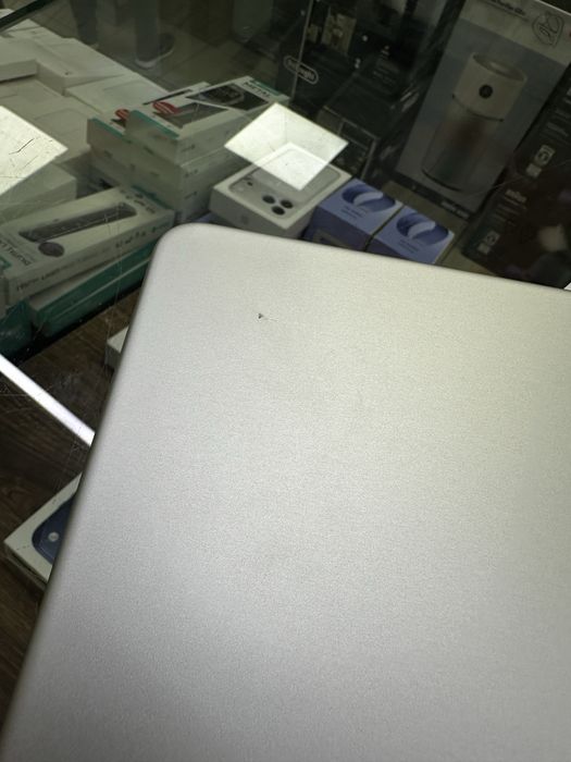 MacBook Neo 8/256 б/у
