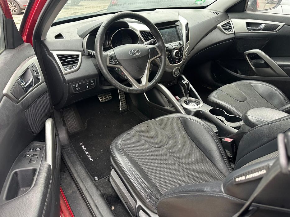 Hyundai Veloster 1.6 cutie automata, interior piele