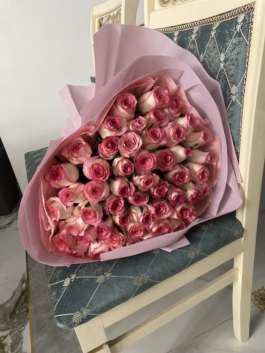розовые розы 51 шт