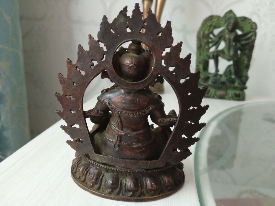 Статуэтки буддийских богов