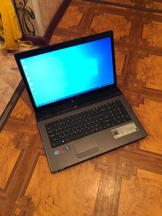 Срочно ASER intel i5 всё работает продам диагональ экрана 17,3