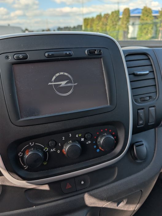Vând Opel vivaro 2016 varianta extralunga