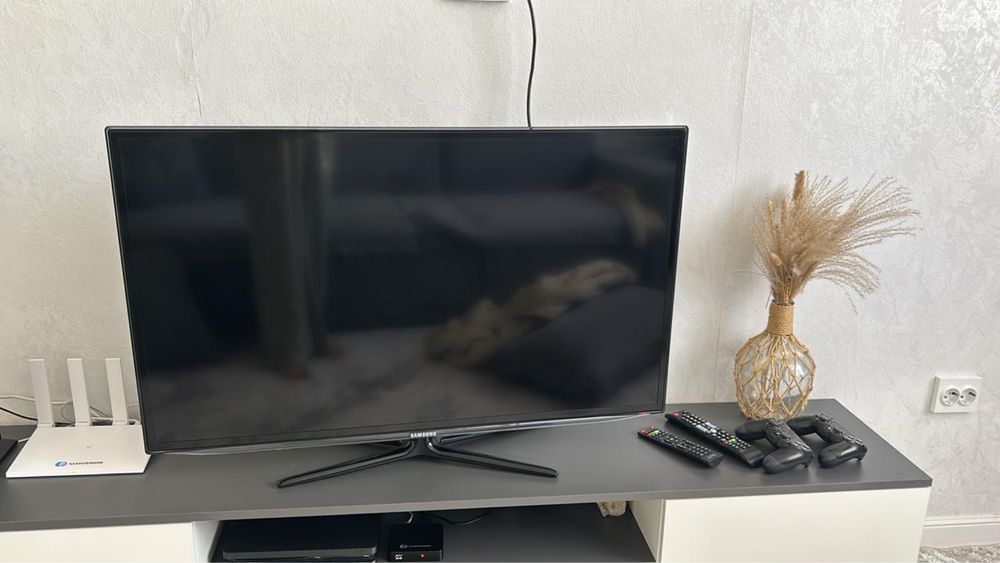 Продам б/у телевизор samsung
