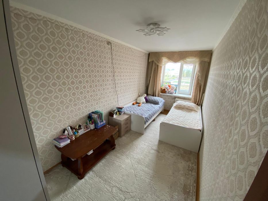 Продам квартиру 4 комнатную