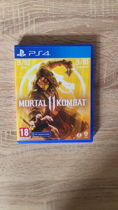 Playstation 4 1TB с 2 джойстика+5 игри подарък