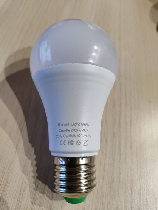Смарт LED Wifi крушки Е27, димер, топло-студено бяло.
