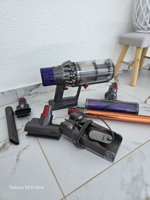 Dyson V10  веритикална прахосмукачка
