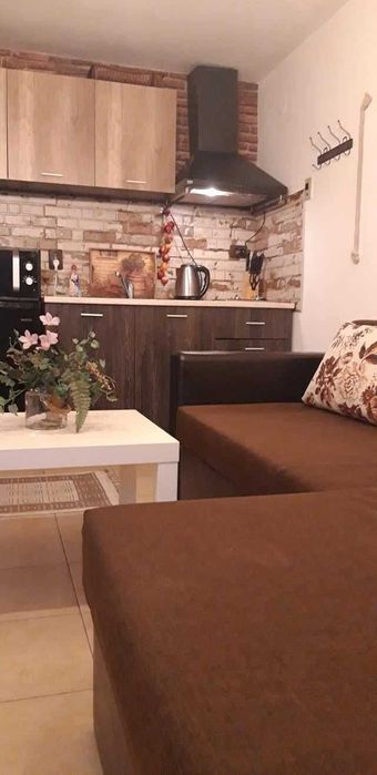 Двустаен Апартамент, Кършияка
