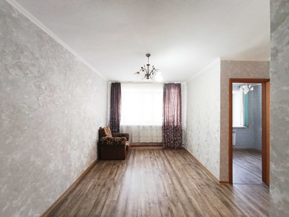 ! Продаю 1-комнатную квартиру в центре Пришахтинска!