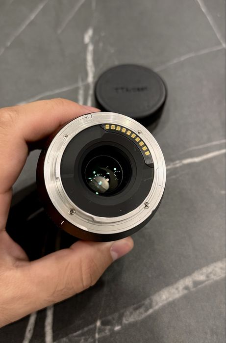 Продам объектив TTARTISAN 56mm для Sony