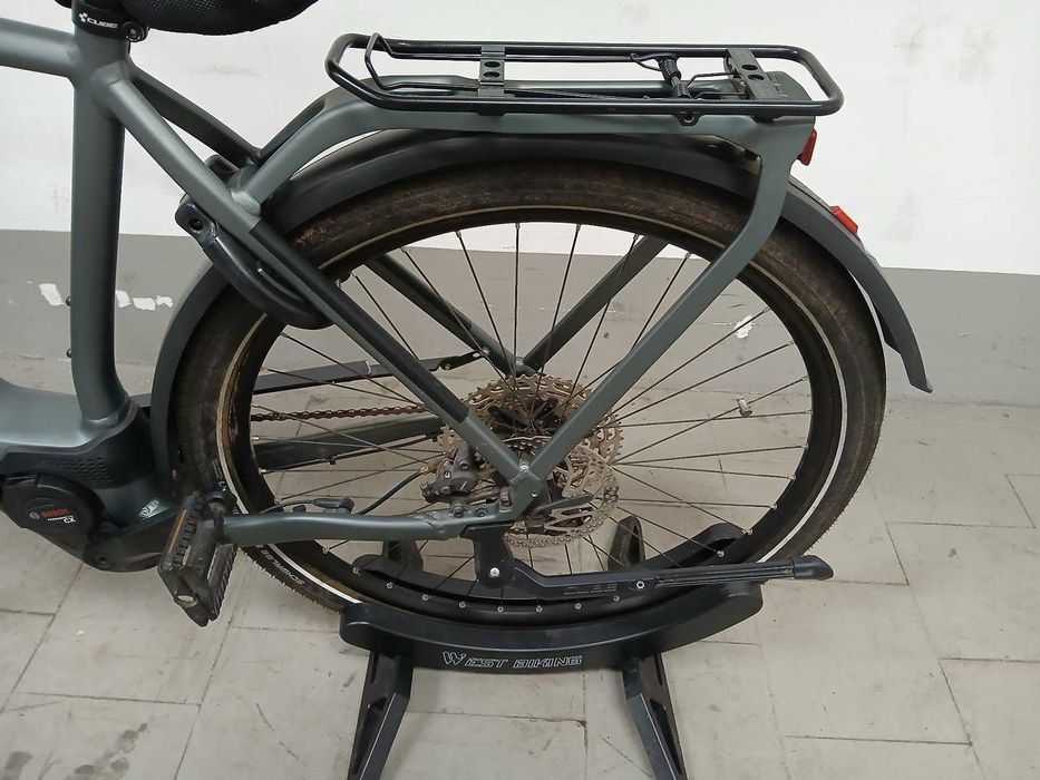 Vănd bicicletă electrică CUBE Kathmandu 625 Marime L 625wh aproape nou 810km